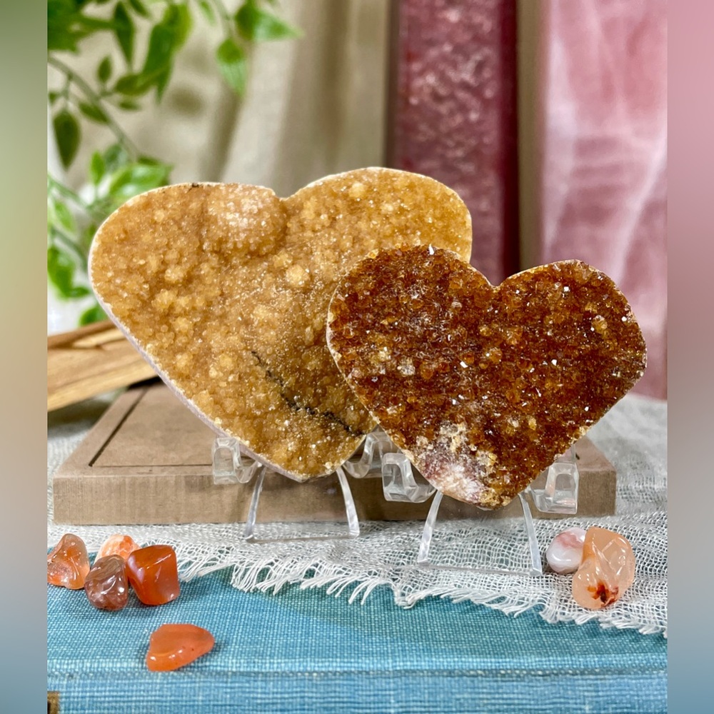 1288 2 Piece Set of Citrine Crystal Heart Carvings - Picture 7 of 9
